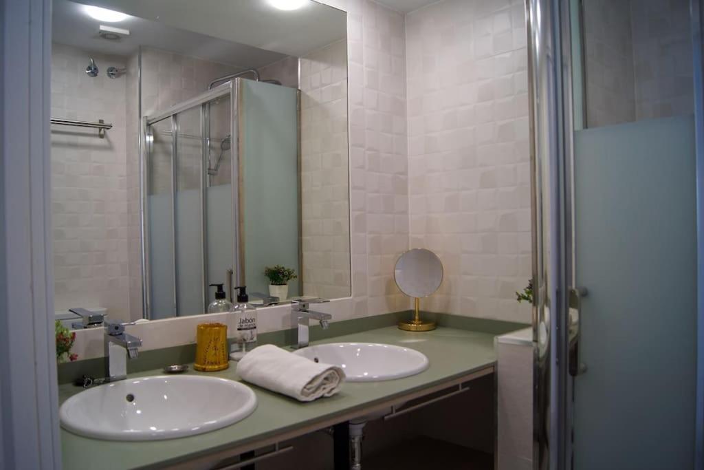 Roch - Stylish Apartment Near Metro Sevilla Exterior foto